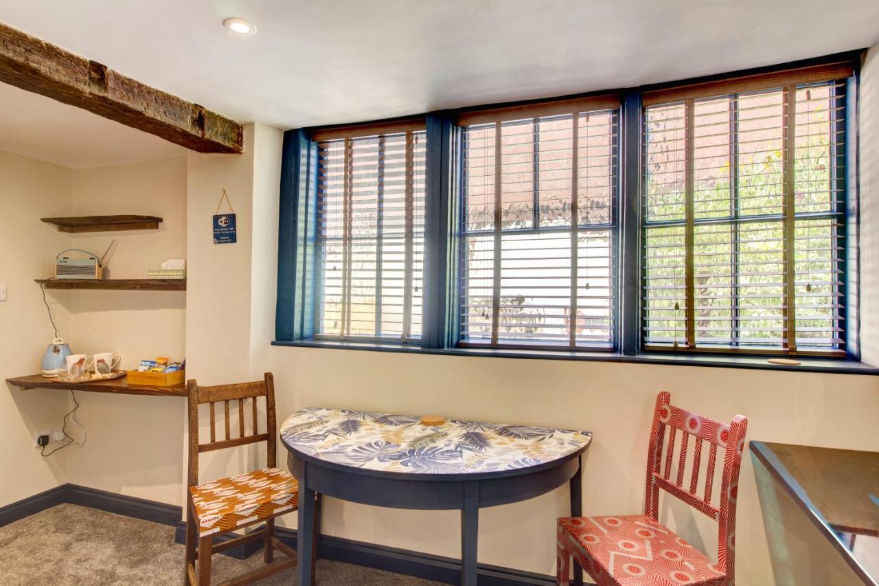Green Parrot House Bed and Breakfast Devizes Esterno foto